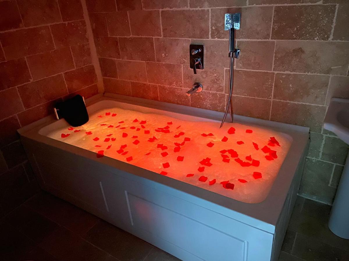 Whitestone Hotel نفسهير المظهر الخارجي الصورة