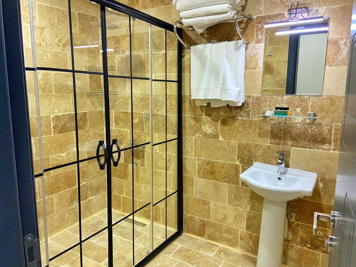 Whitestone Hotel نفسهير المظهر الخارجي الصورة